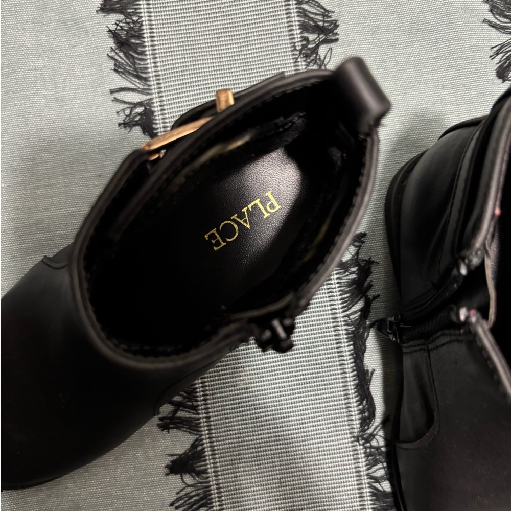 Children’s Place Black Minimalist Ankle Boots with Sturdy Soles - Picture 12 of 12